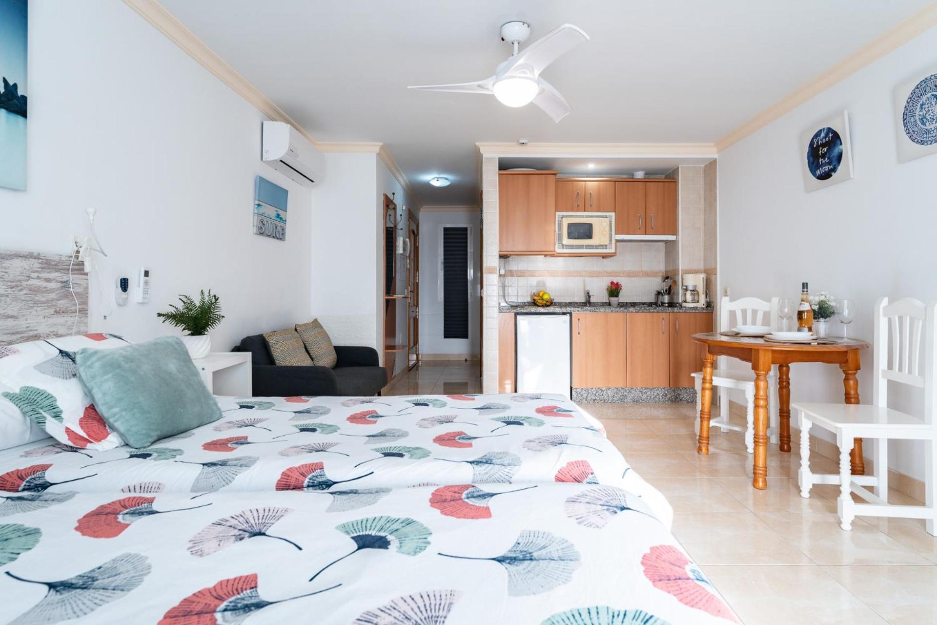 Malagasuite El Levante Apartments Торемолинос Екстериор снимка
