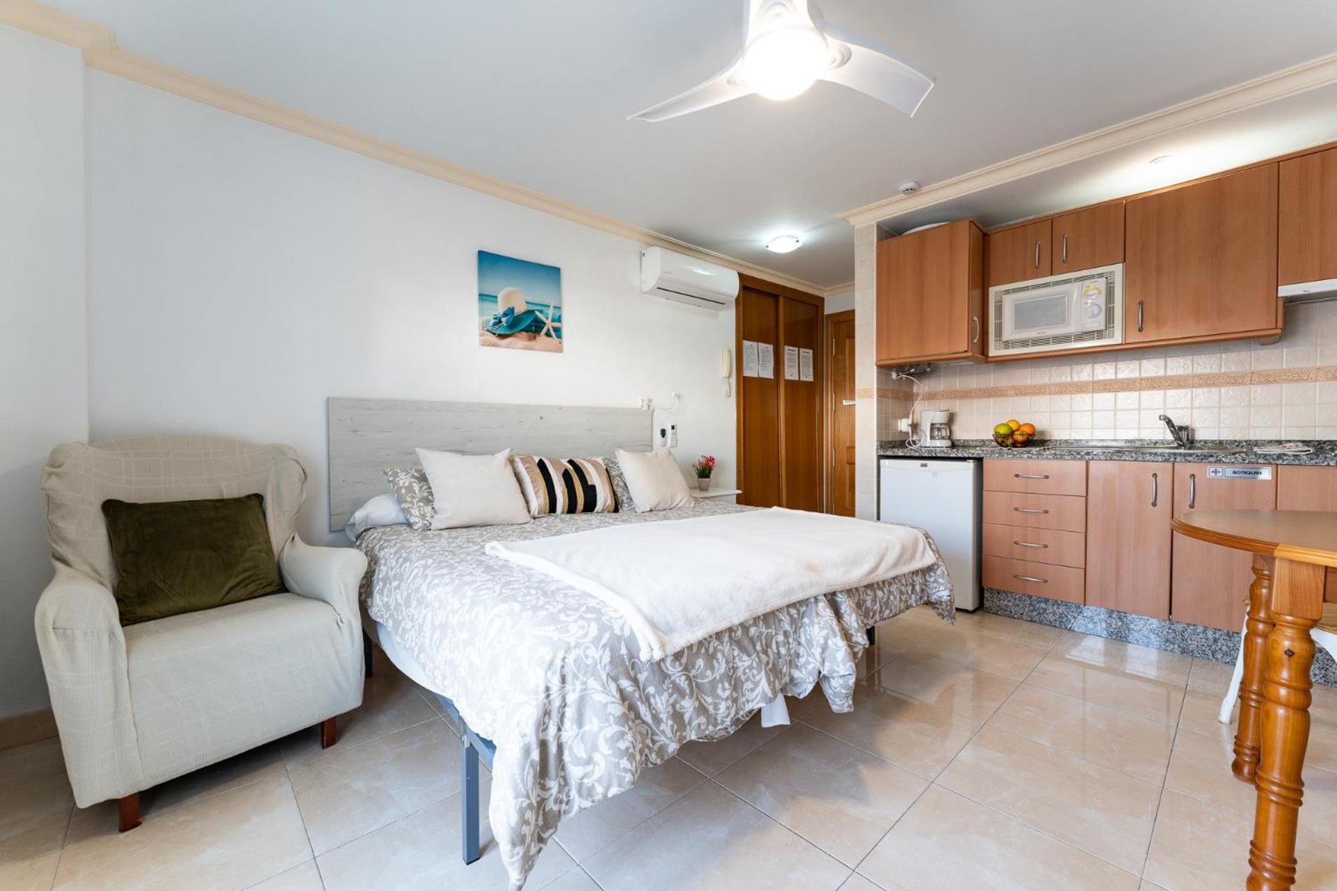 Malagasuite El Levante Apartments Торемолинос Екстериор снимка